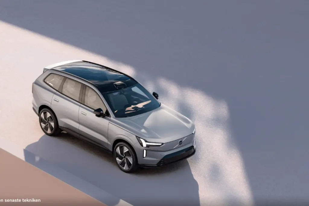 Volvo_EX90_above2