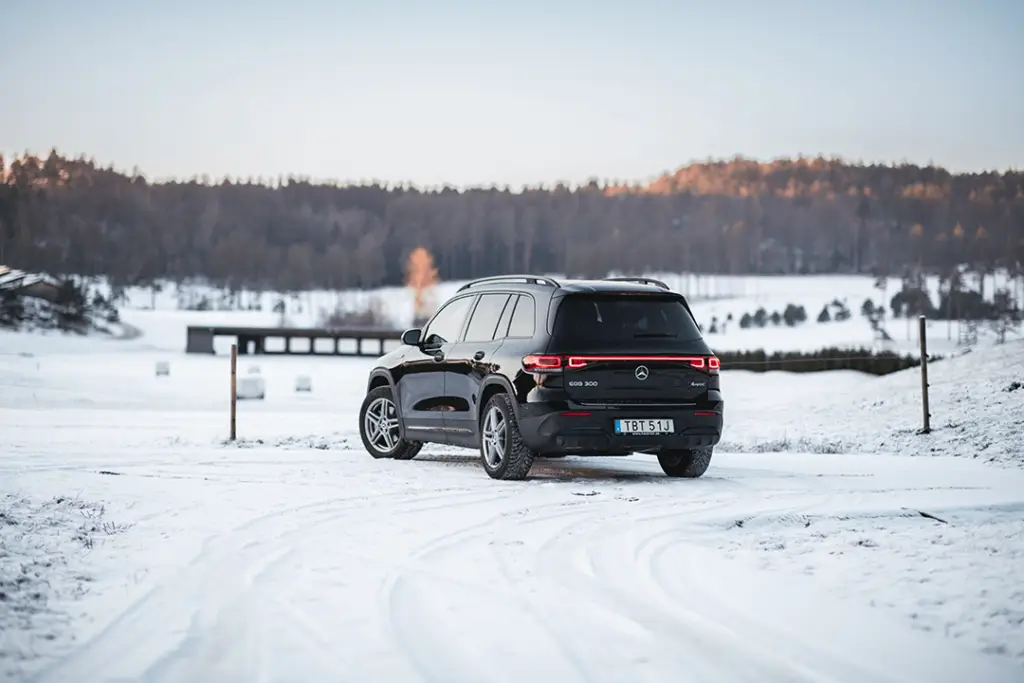 Mercedes-EQB-back