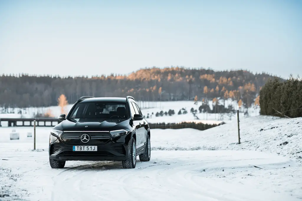 Mercedes-EQB-front