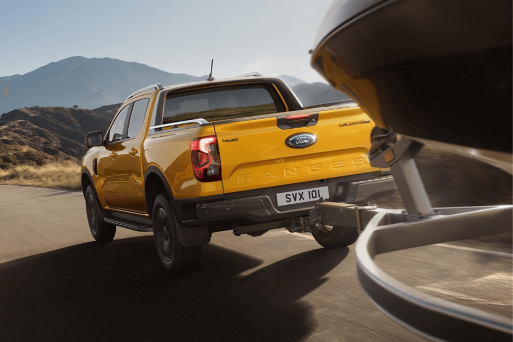 Ford-Ranger-Wildtrack-driving