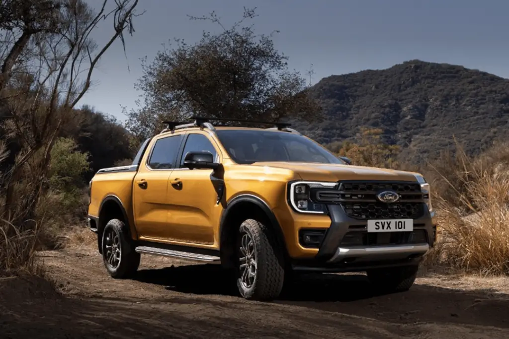 Ford-Ranger-Wildtrack-mountain