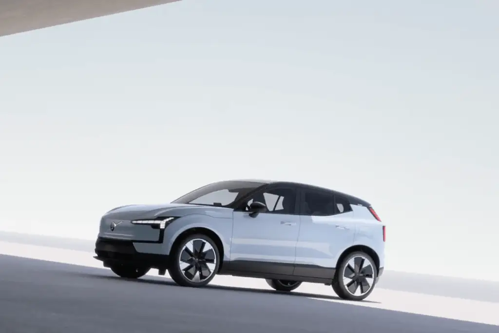 Volvo-EX30-Side-2