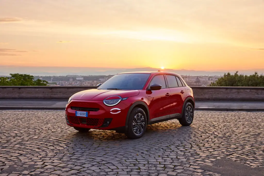Fiat-600e-Sunset
