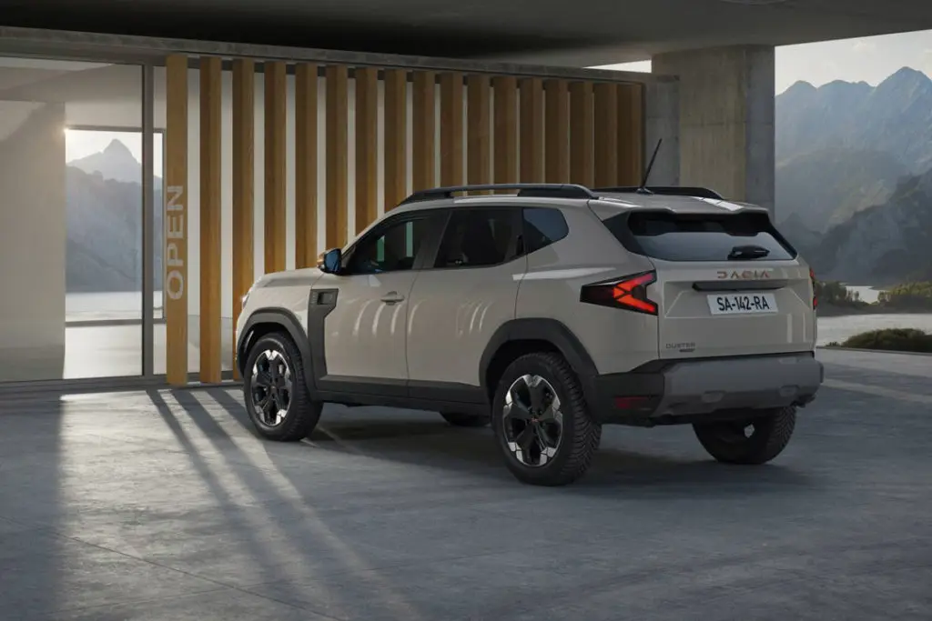 Dacia-Duster-Bak-Sida