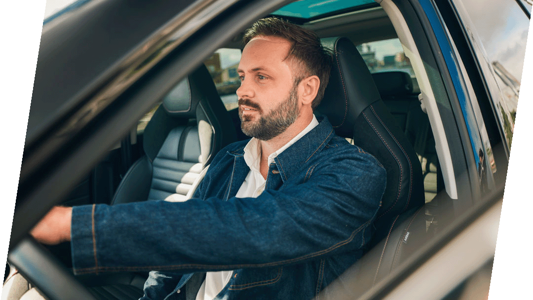 Man i bil