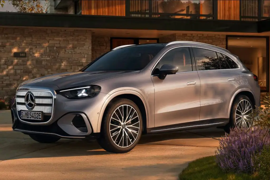 Mercedes-Benz-GLC-400-4MATIC-Advanced-Edition-side-front