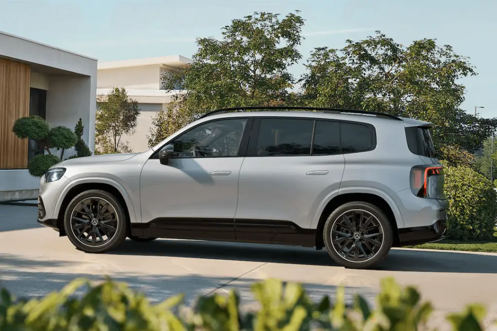 Mercedes-Benz-GLB-electric-side